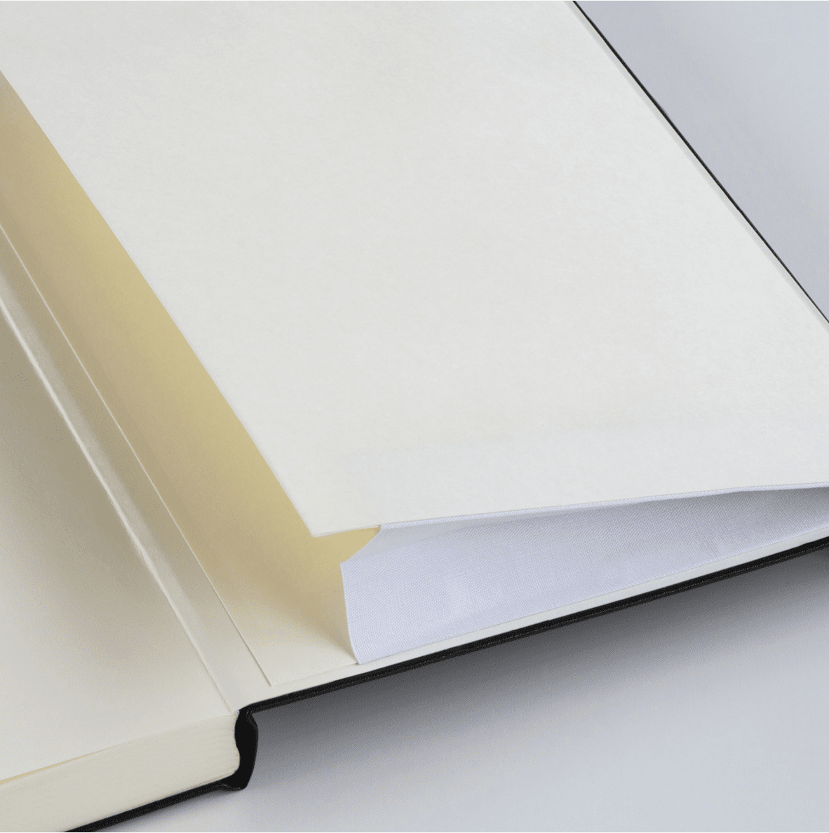 Carnet Master Slim (A4+) portée, couverture rigide, 123 pages numérotées, noir